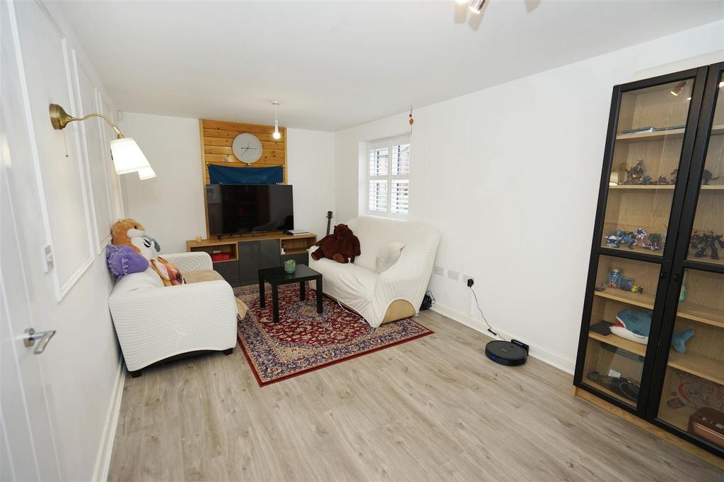 Lancashire Way, Horwich, Bolton 3 bed detached house for sale £290,000