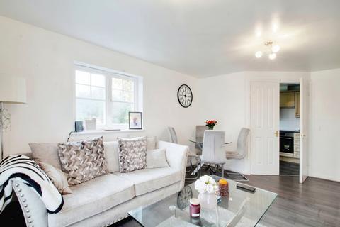 2 bedroom apartment to rent, Colham Road, Uxbridge UB8