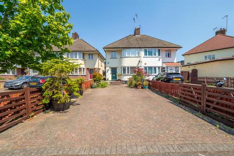 105 Benhill Avenue, Sutton, SM1 4DJ