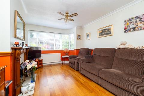 105 Benhill Avenue, Sutton, SM1 4DJ
