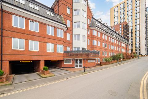 2 bedroom apartment for sale, Sutton Court Road, Sutton