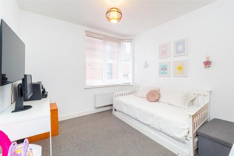 2 bedroom apartment for sale, Sutton Court Road, Sutton