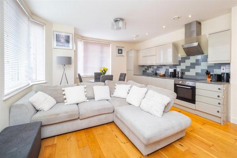 2 bedroom apartment for sale, Sutton Court Road, Sutton