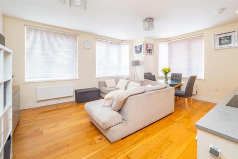 2 bedroom apartment for sale, Sutton Court Road, Sutton