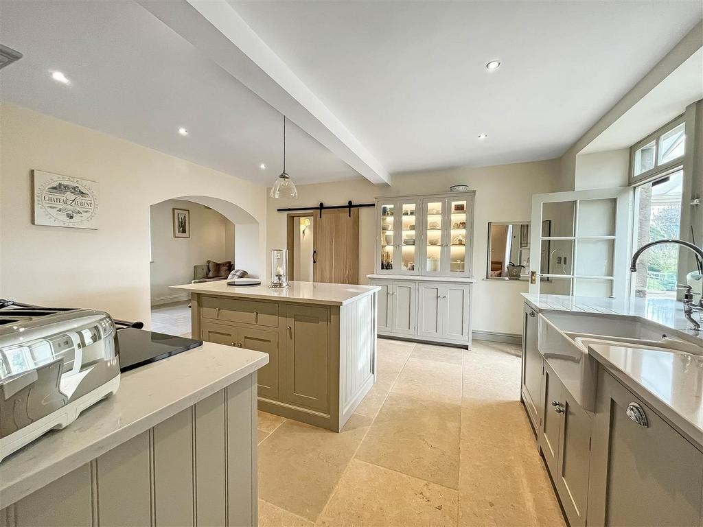 Boldron 5 bed detached house for sale £975,000