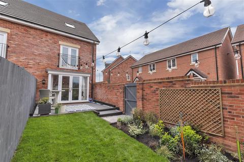 3 bedroom end of terrace house for sale - Ceiriog Way, St. Martins, Oswestry