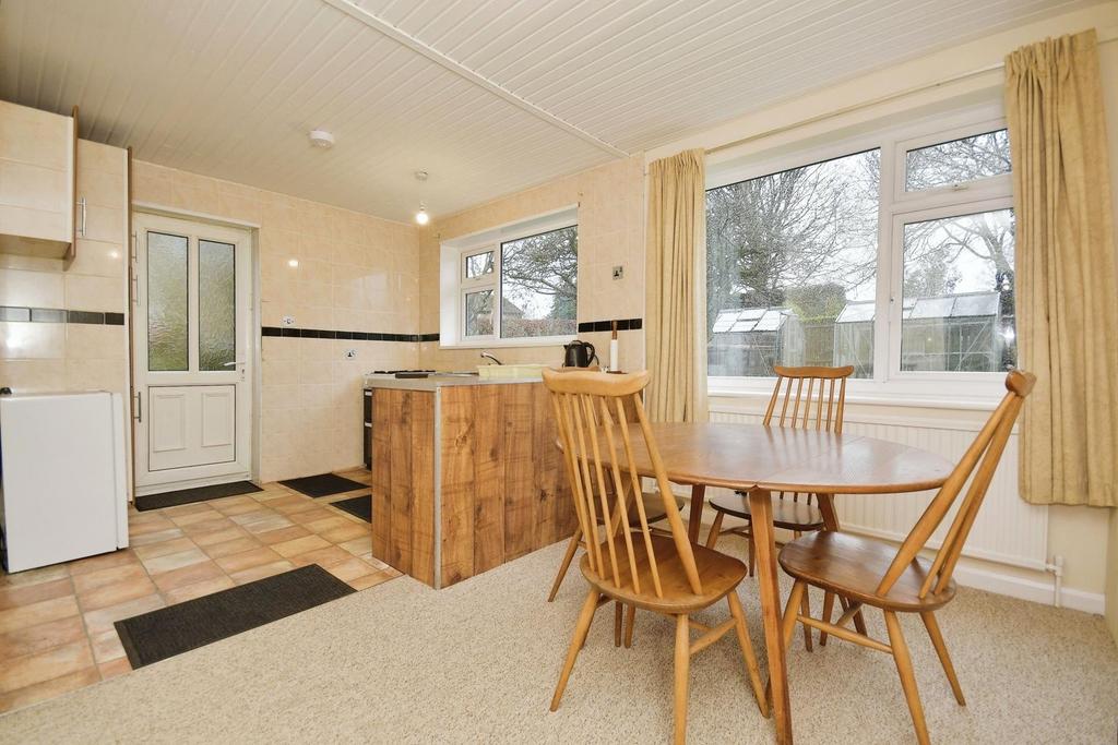 Dining kitchen