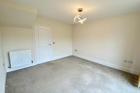 3 bedroom terraced house to rent, Farro Drive, York, North Yorkshire