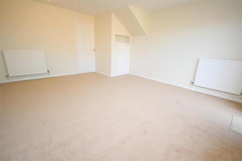 2 bedroom house to rent, Merrow Park, Guildford