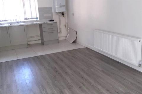 2 bedroom apartment to rent, Walstead Road, Walsall