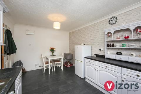 24 Crabtree Close, Redditch, B98 7JT