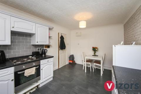 24 Crabtree Close, Redditch, B98 7JT