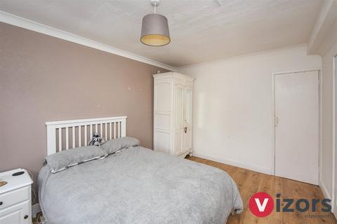 24 Crabtree Close, Redditch, B98 7JT