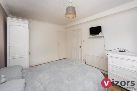 24 Crabtree Close, Redditch, B98 7JT