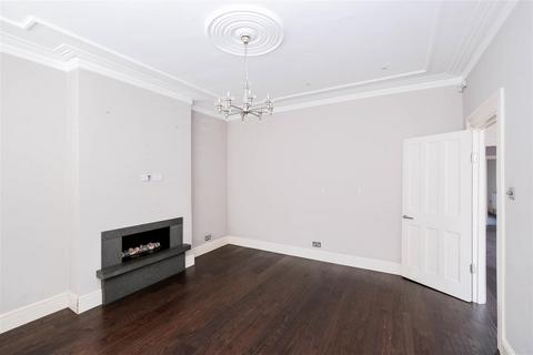 6 Douglas Road, London, E4 6DA