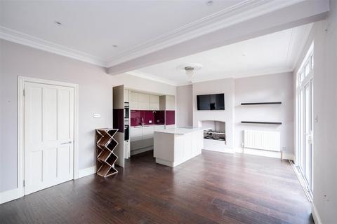 6 Douglas Road, London, E4 6DA
