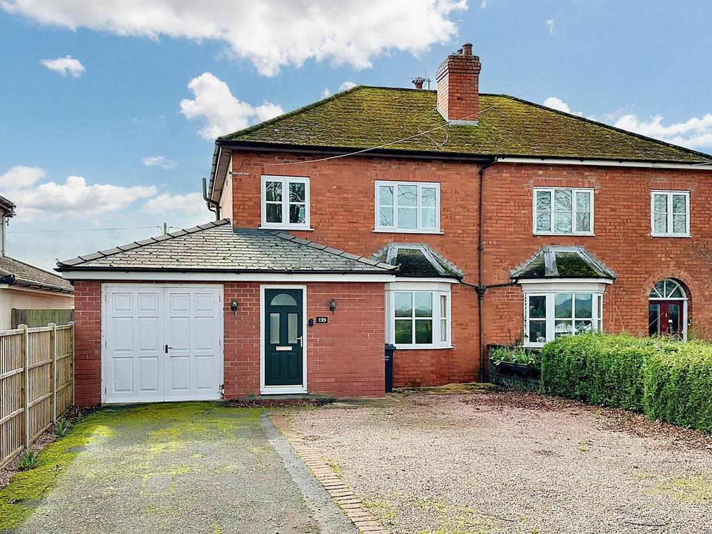 Kings Acre Road, Hereford, HR4 3 bed semidetached house for sale £