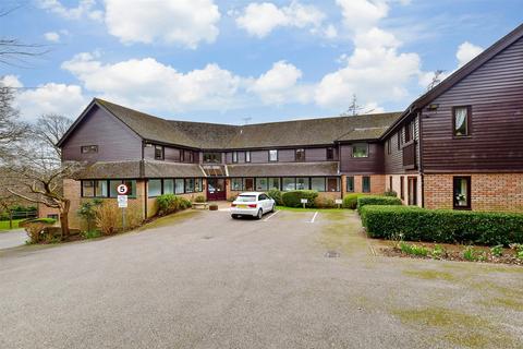 1 bedroom ground floor flat for sale, Fairfield Road, East Grinstead, West Sussex