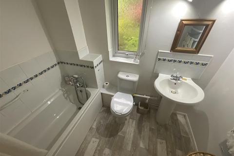 1 bedroom ground floor flat for sale, Fairfield Road, East Grinstead, West Sussex