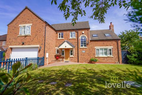 5 bedroom detached house for sale, Nursery Gardens, Beckingham DN10