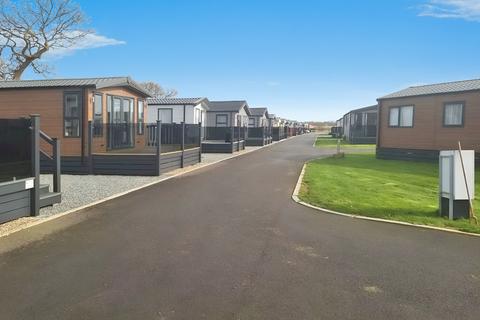 2 bedroom lodge for sale, Bridlington, Yorkshire, YO15