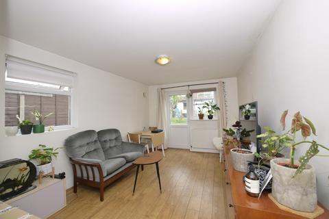 2 bedroom flat to rent, Thistlewaite Road, London,  E5
