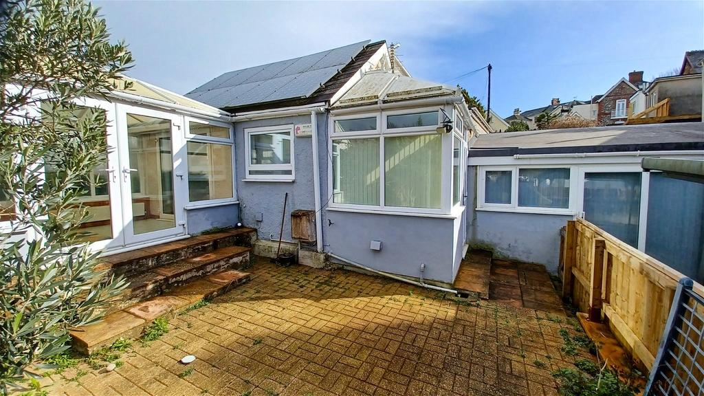 Upton Hill, Torquay, TQ1 3ER 1 bed semidetached bungalow for sale £