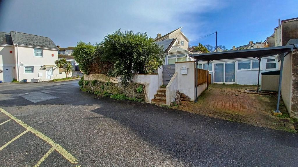 Upton Hill, Torquay, TQ1 3ER 1 bed semidetached bungalow for sale £85,000
