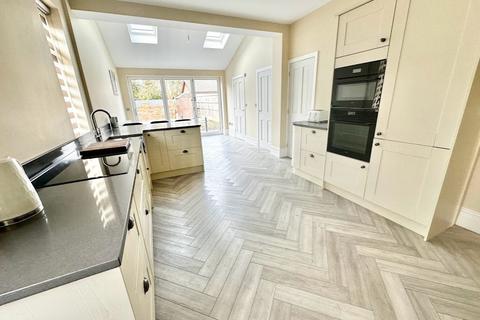 2 bedroom semi-detached house for sale, Victoria Road East, Thornton FY5