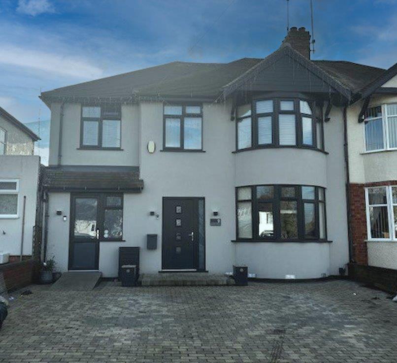 Gloucester Avenue, Delapre... 5 bed semidetached house for sale £399,995