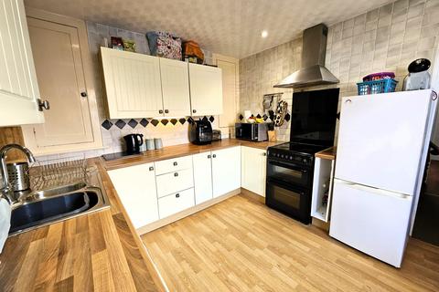 3 bedroom semi-detached house for sale - Moorfield Road, PORTLAND