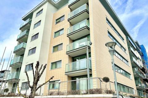 2 bedroom apartment to rent - Fathom Court, 2 Basin Approach, London, E16