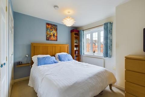 4 bedroom end of terrace house for sale - Britannia Drive, Beggarwood, Basingstoke, RG22