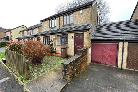 2 bedroom townhouse to rent, Highcroft Gardens, Keighley BD21