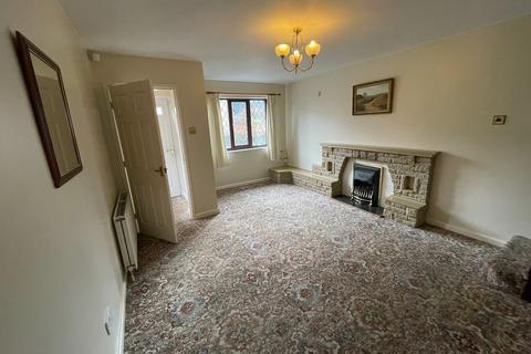 2 bedroom townhouse to rent, Highcroft Gardens, Keighley BD21