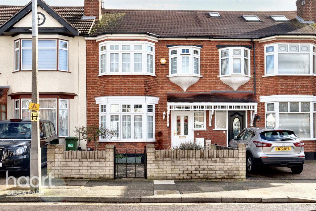 Woodfield Drive, Gidea Park, RM2 3 bed terraced house for sale £500,000