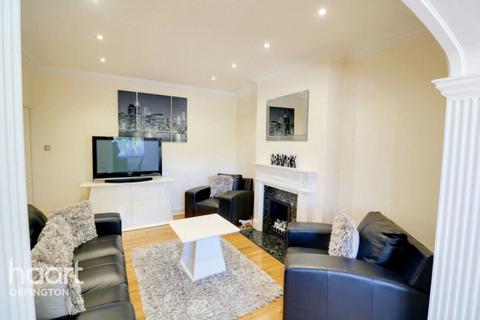 140 Ridgeway Drive, Bromley, BR1 5BX