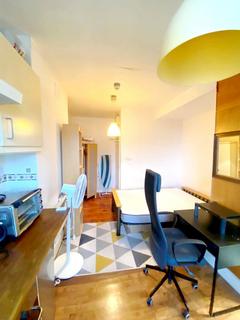 Studio to rent, Stoke Newington Church Street, N16