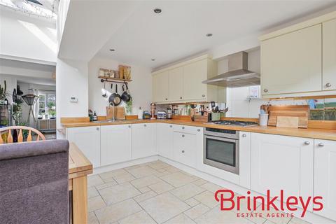 2 bedroom terraced house for sale, Commondale, London