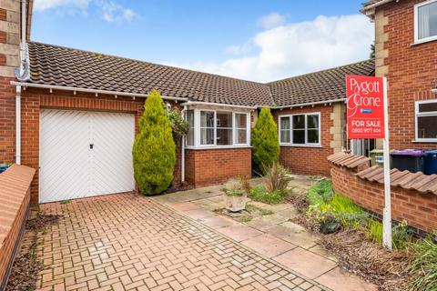 2 bedroom bungalow for sale - Manor Court, Sudbrooke, Lincoln, Lincolnshire, LN2