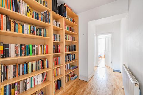 143b Herries Street, London, W10 4LE