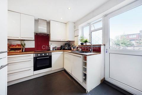3 bedroom house to rent - Amwell Close, Enfield, EN2