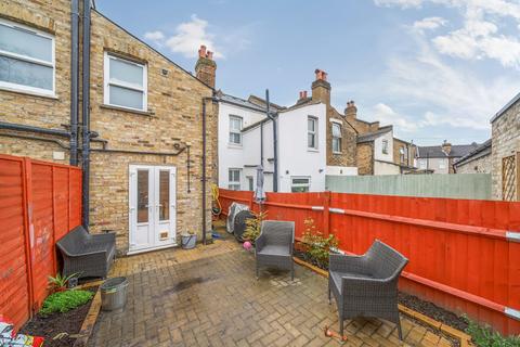 28 Wildfell Road, London, SE6 4HU