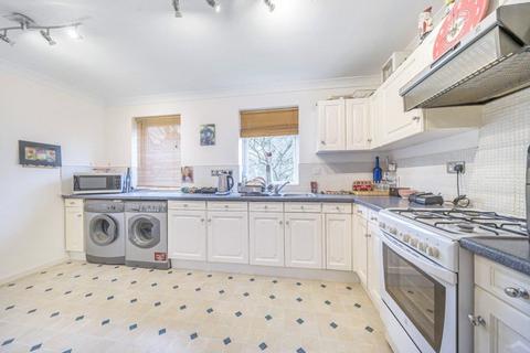 66 Northcott, Bracknell, RG12 7WS