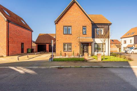 4 bedroom detached house for sale, Kestrel Close, Harleston