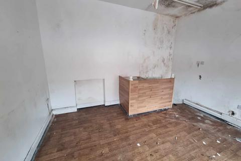 Shop to rent - King Cross Road, Halifax, West Yorkshire, HX1 3LN
