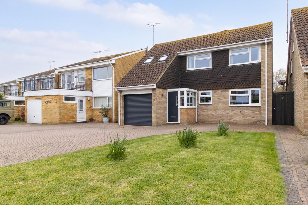 Sandhurst Road, Palm Bay, Margate, CT9 4 bed detached house for sale