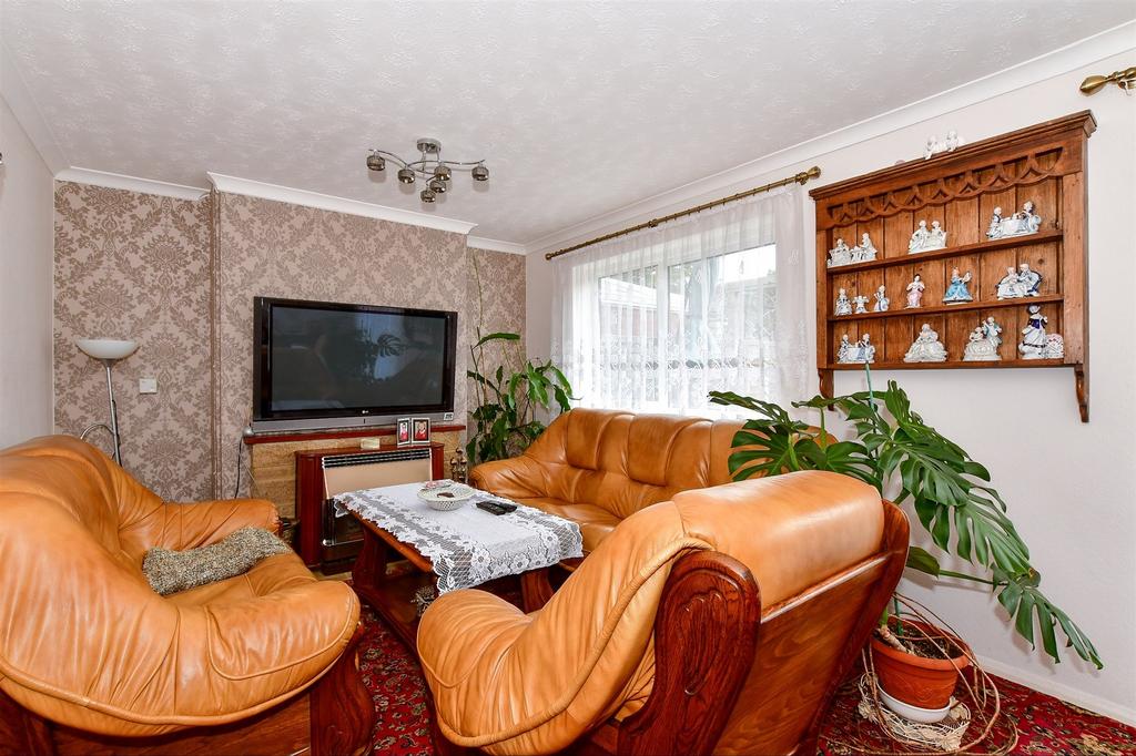 Sweyn Road, Cliftonville, Margate, Kent 3 bed semidetached house for