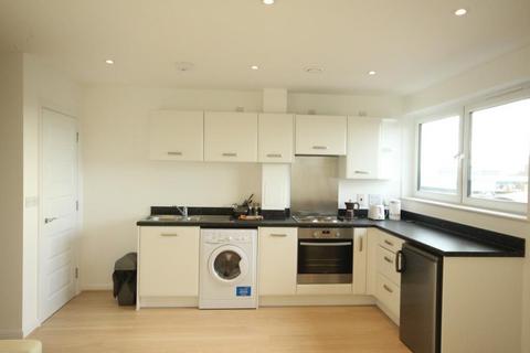 1 bedroom flat to rent, West central, Slough