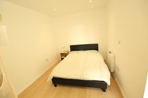 1 bedroom flat to rent, West central, Slough